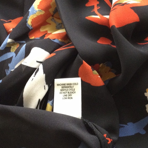 Floral & Ivy women’s plus summer blouse. Silky cool polyester floral. 2X - Picture 7 of 9